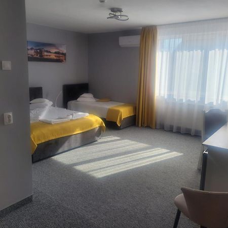 Hotel Delaf Cluj-Napoca Buitenkant foto