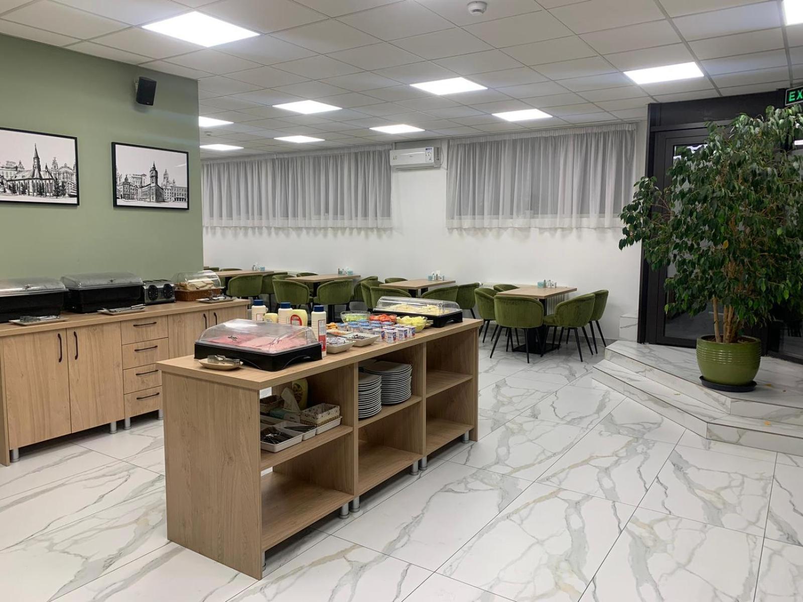 Hotel Delaf Cluj-Napoca Buitenkant foto