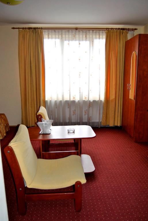 Hotel Delaf Cluj-Napoca Buitenkant foto